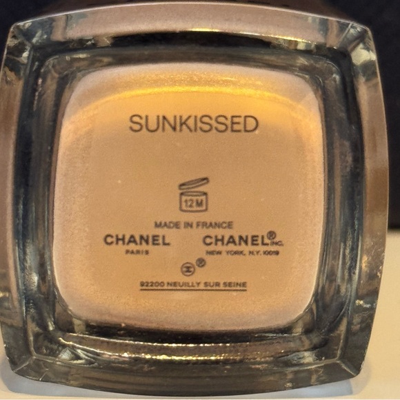 Chanel sunkissed LES BEIGES Sheer Healthy Glow
Highlighting Fluid - Picture 3 of 5